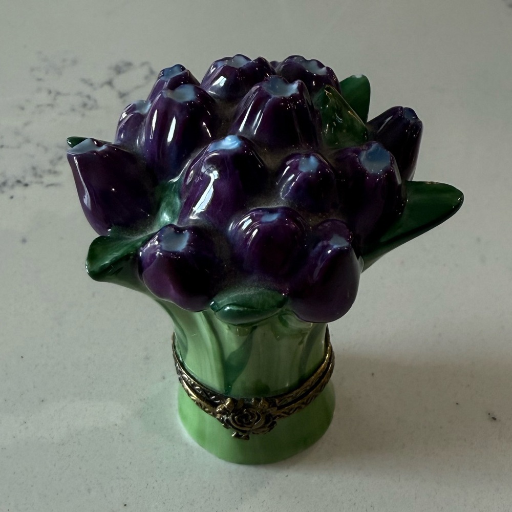 Limoges Exclusive Eggplant Purple Tulip Hand Painted Trinket Box